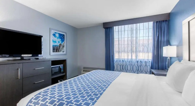 Люкс с 2 комнатами Cielo Hotel Bishop-Mammoth, an Ascend Collection Hotel