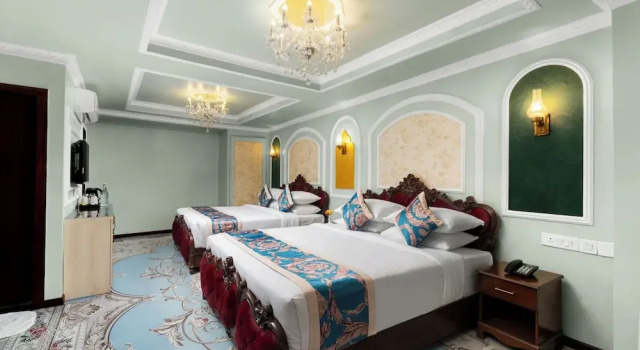 Люкс Deluxe Hotel G Ramayana- Premium Stay