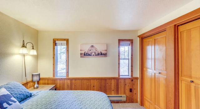 'griz Den' Cabin w/ 2 King Beds Near Glacier!, จอง โรงแรม Hungry Horse มอนตานา