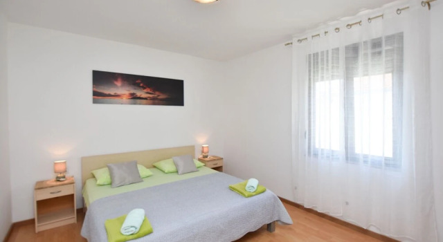 Apartments Tonja, Забронировать Апартаменты/квартира Отели Примоштен с парковкой, рядом с Пляж Затока, Парковка