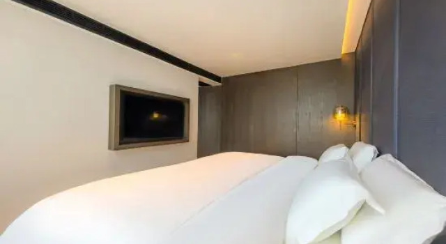 Двухместный люкс с видом на реку Marriott Hotel (Shaoguandong Railway Station The History East Street)