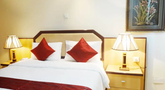 Standard Zimmer mit Balkon Mayfair Hotel