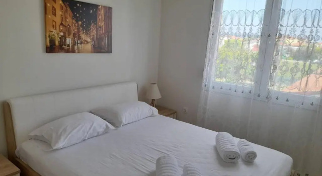 Summer Suites, Book Apartment  