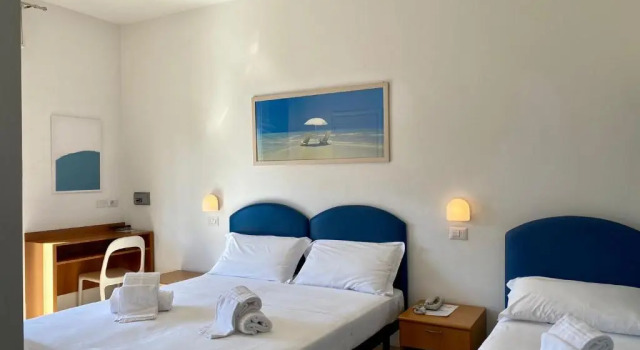 Трёхместный номер Standard с балконом Hotel Berenice