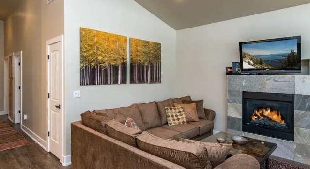 Brand New South Lake Tahoe Cabin by RedAwning
