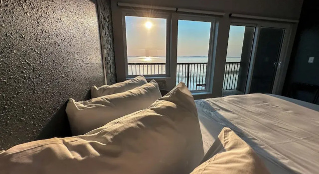 Четырёхместный номер Standard с видом на озеро Terrace Bay Hotel - Lakefront