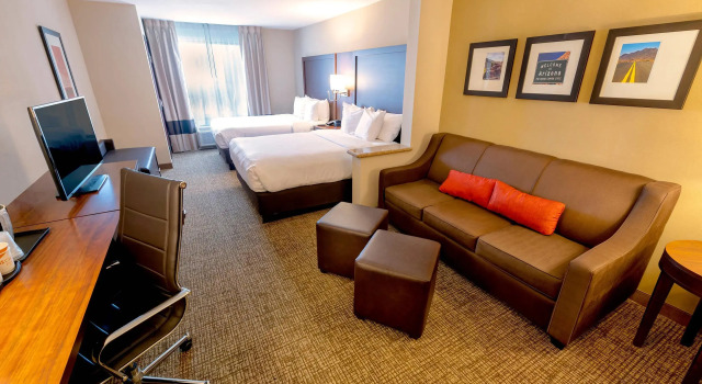 Четырёхместный люкс Comfort Suites Goodyear-West Phoenix
