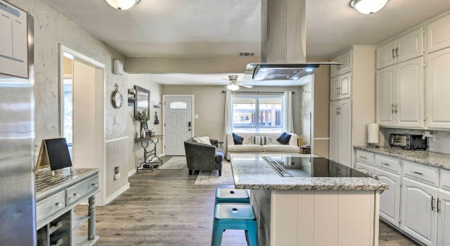 Коттедж 1 Mi to At&t Stadium: Downtown Arlington Home