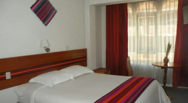 Camera Standard Cantuta Inn