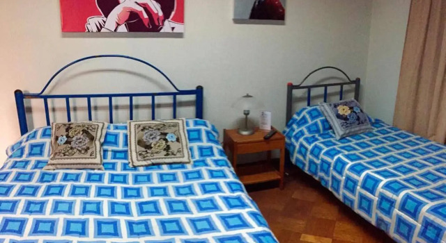 Atacama Hostel Backpackers, Забронировать Хостел Хостелы Сантьяго, рядом с Станция метро Manuel Montt, Хостел