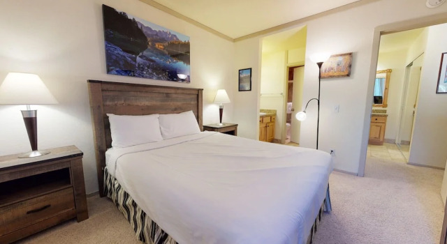 Summit #110 3 Bedroom Condo, Varaa Huoneisto Hotellit Mammoth uima-altaalla, Uima-allas
