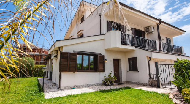 Casa Isola con Giardino