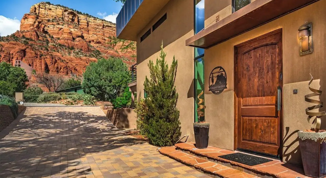 Коттедж с 4 комнатами с балконом Red Rock Views & Fire Pit: Stunning Sedona Home