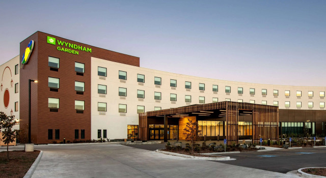 Wyndham Garden Winnipeg Airport, Buchen Sie Hotel Winnipeg Manitoba