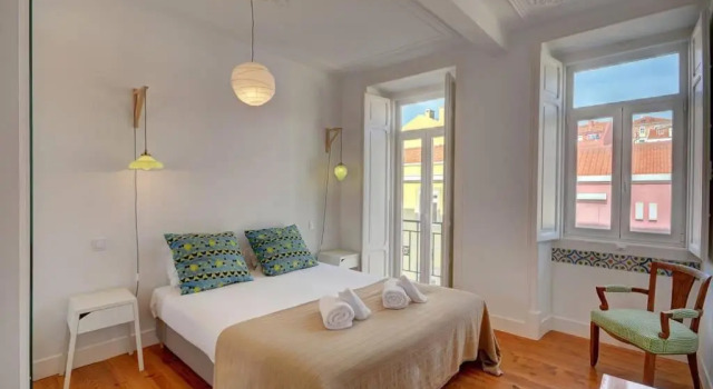 Tagus Sunrise in Lisbon by Innkeeper