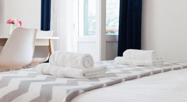 Milla Rooms, Prenota Hotel Splitska 
