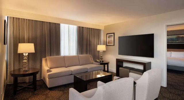 Двухместный номер Presidential с балконом DoubleTree by Hilton Washington DC   Crystal City