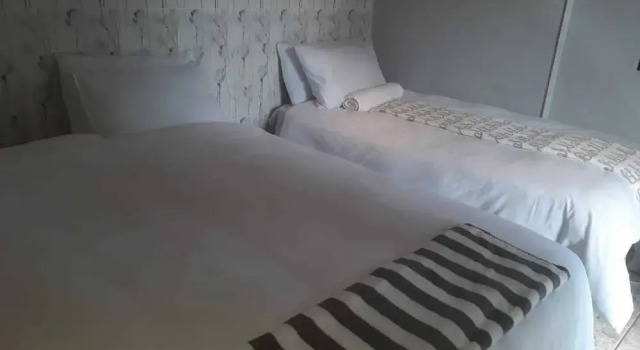Legae Larona Guest House, Reservar Casa de hóspedes Hotéis em Ga-Ramoga com piscina, Piscina