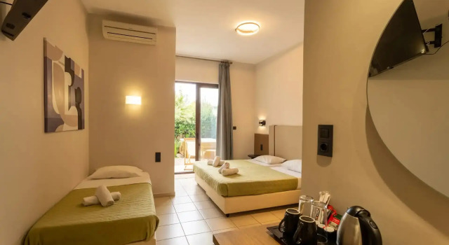 Трёхместный номер с джакузи Dimitra Hotel & Apartments by Omilos Hotels