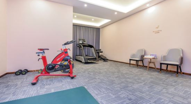 Lavande Hotel (Qujing Luliang Passenger North Station), Rezerwuj Hotel Hotele w Qujing z parkingiem, Parking