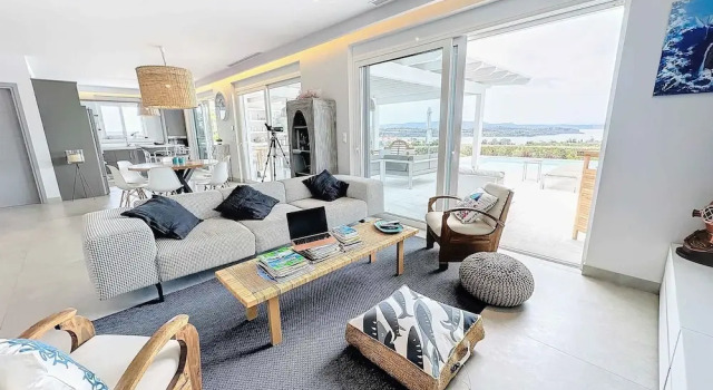Modern VIP Villa 100 Privacy Stunning Views, Prenota Villa Hotel a Peloponneso con parcheggio, Parcheggio