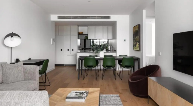 Апартаменты с балконом Caroline Serviced Apartments Richmond