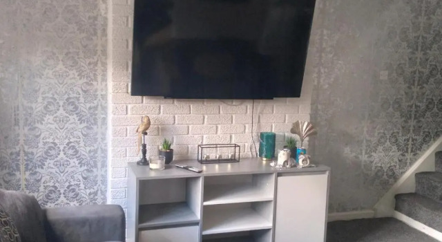 2 Bed House - Sleeps 4 - Pets - Garden - Parking, Varaa Huoneisto Asunnot kohteessa Merseyside, Huoneisto