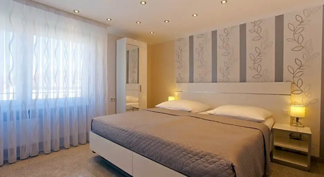 Villa Natali, Забронировать Вилла Отели в центре Фридрихсхафен, в центре, Парковка