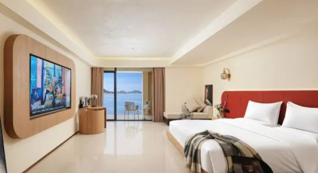 Люкс Grand с балконом и с видом на море Mangshi Fortune Center Munao Zongge Road Atour Hotel