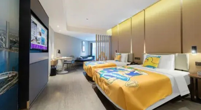 Семейный тент Mecure Zhuhai Lovers Road Beach Swimming Pool