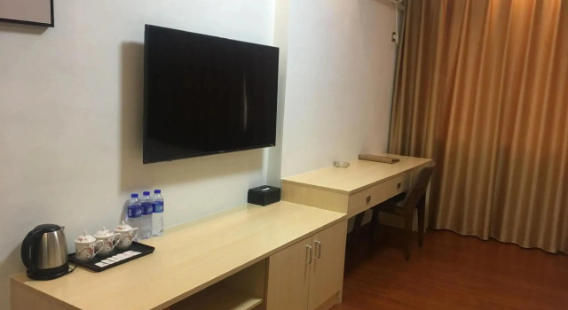 Regent Business Hotel, Забронировать Отель Отели Цинъюань с парковкой, Парковка