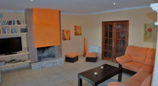 Villa - 5 Bedrooms with Pool and WiFi - 103975