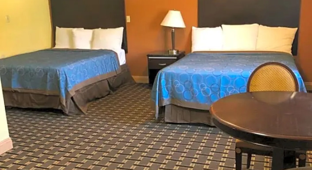 Четырёхместный номер Standard Glendora Motel