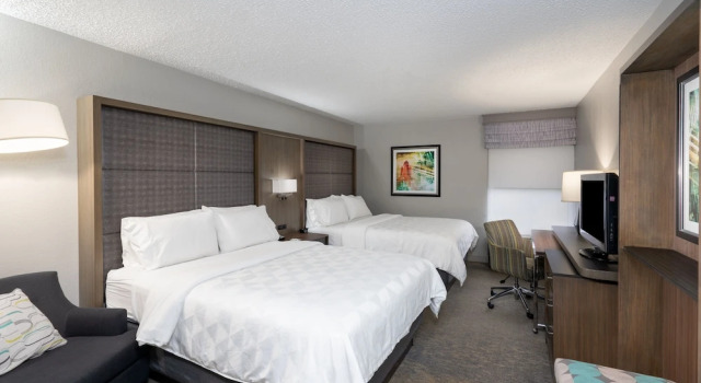 Четырёхместный номер Premium Holiday Inn Huntsville - Research Park by IHG