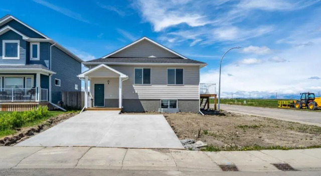 Castle View I Sleeps 15 I Kitchen I Netflix I TV, Buchen Sie Hotel Pincher Creek Alberta