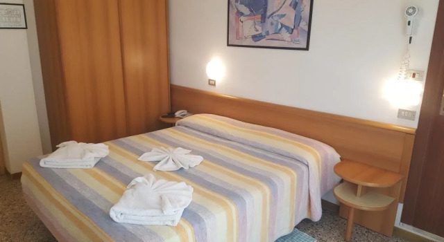 Hotel Conti, Забронировать Отель Торре Педрера Римини