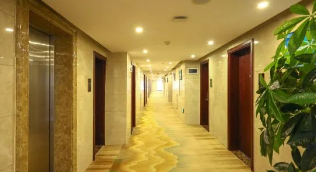 Hawaii Hote（Guilin Pingle Town Branch）, Забронировать Отель Отели Гуанси-Чжуанский автономного района с парковкой, Парковка
