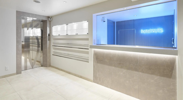 Кровать в общем номере Shinjuku City Hotel N.U.T.S Tokyo