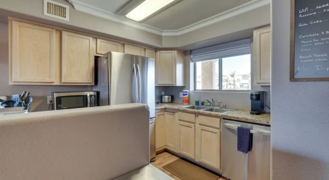 Апартаменты Waterfront Condo w/ Pool Access in Lake Havasu
