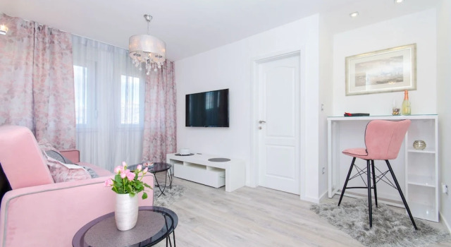 Apartment Luxury Center, Prenota Appartamento Hotel a Croatian Islands con parcheggio, Parcheggio