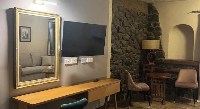 Двухместный полулюкс с балконом The Mill Hotel