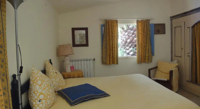 Четырёхместный номер Standard L'Amandari - Provence holidays - Chambres d'hôtes avec jardin, piscine, jacuzzi, climatisation