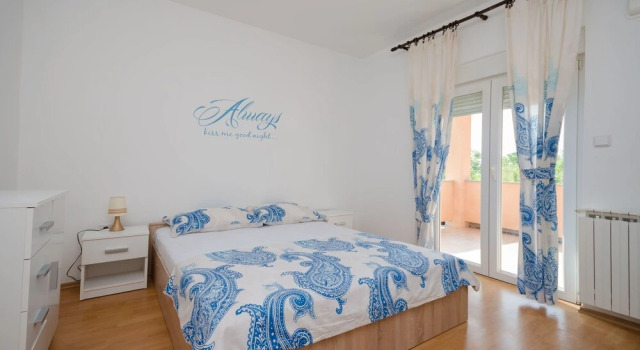 Apartments Rajka, Prenota Appartamento Hotel a Isole Quarnerine con parcheggio, Parcheggio