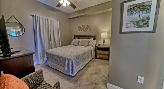 Luxurious High-Rise Condo with Spacious Balcony Facing the Ocean - Unit 1805 by RedAwning