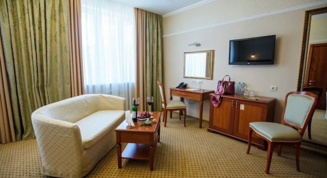 Полулюкс Hotel Degas-Apart