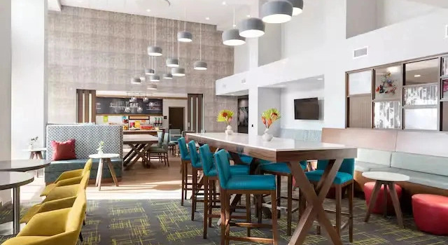 Hampton Inn by Hilton Deforest, Reserva ahora Hotel DeForest 