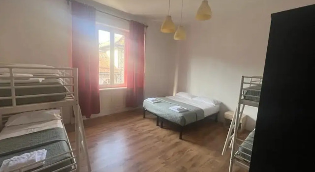Кровать в общем номере (женский номер) Hotel Ambra