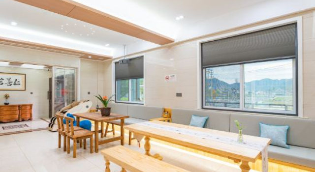 Huxiao Gorge Rafting | Cilin Xiaozhu Mountain Residence Chinese Inn, Rezerwuj Hotel Hotele w Hangzhou z basenem, Basen
