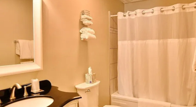 Четырёхместный номер Standard Avon Inn