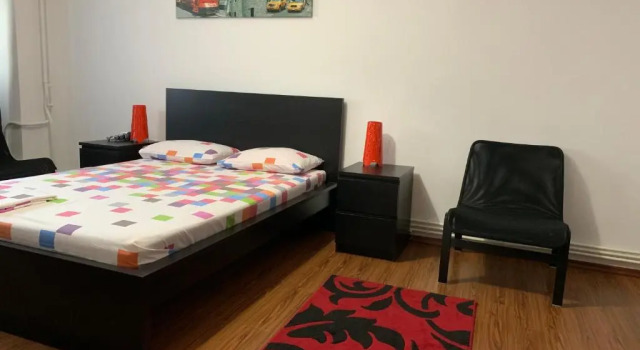Center Apartment, Book Apartment Cheap Hotels in Galati